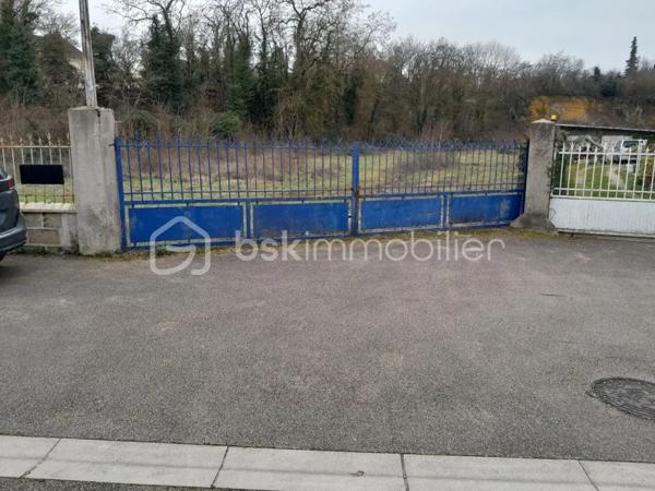 Terrain de 6 251 m²