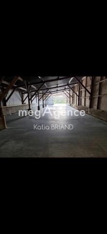 Immeuble à Laval, 53000 - 1350m²