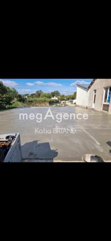 Immeuble à Laval, 53000 - 1350m²