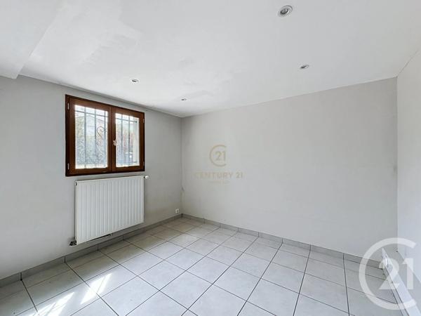 Maison à vendre  4 pièces - 100 m 2   DECINES CHARPIEU  - 69