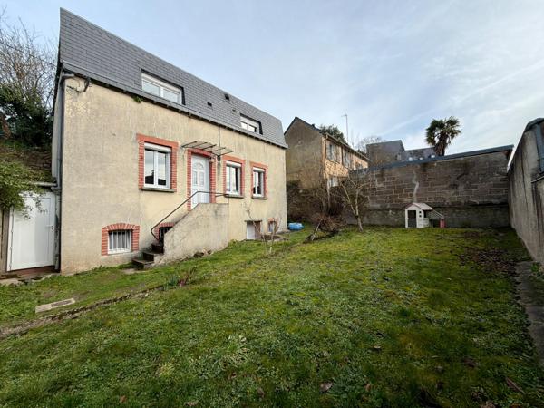 Maison de ville une chambre et bureau sur terrain de 237 m2