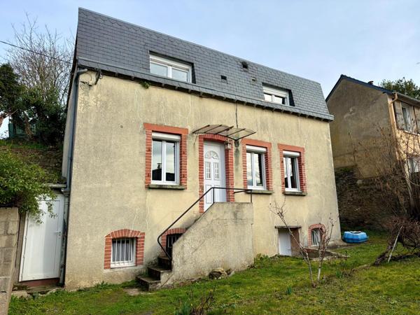 Maison de ville une chambre et bureau sur terrain de 237 m2