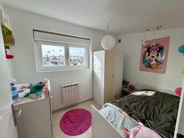 Maison de ville une chambre et bureau sur terrain de 237 m2