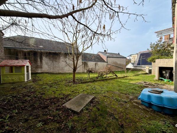 Maison de ville une chambre et bureau sur terrain de 237 m2