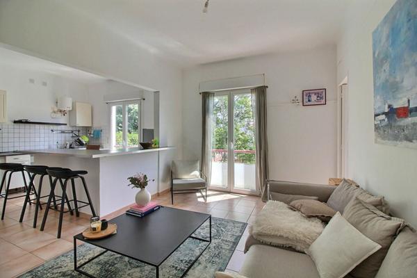 Appartement à vendre    2 pièces •  Marseille 7