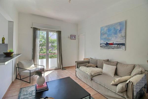 Appartement à vendre    2 pièces •  Marseille 7