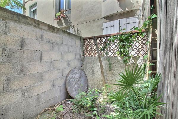 Appartement à vendre    2 pièces •  Marseille 7