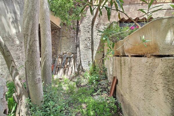 Appartement à vendre    2 pièces •  Marseille 7