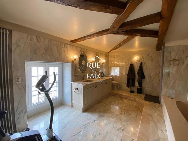 86170 CISSE Maison Cisse 8 pièce(s) 235 m2