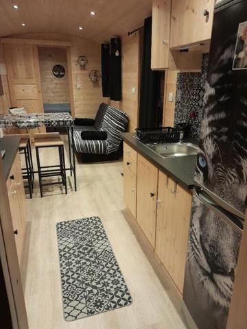 Maison + hébergements insolites sur 1 ha