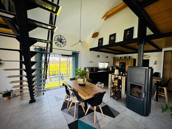 Maison + hébergements insolites sur 1 ha