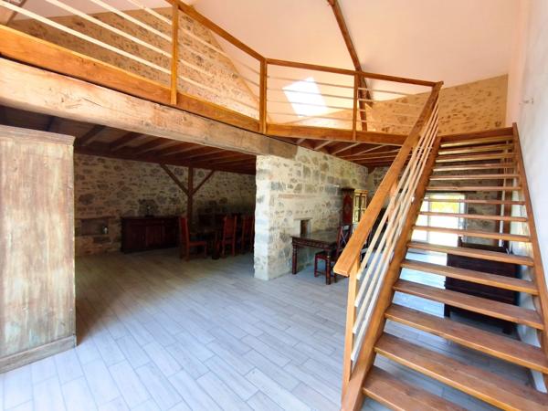 Maison à vendre 9 pièces 282 m² salon, séjour, 4 chambres, jardin, garage. 20 min Montluçon (03) 3h30 Paris