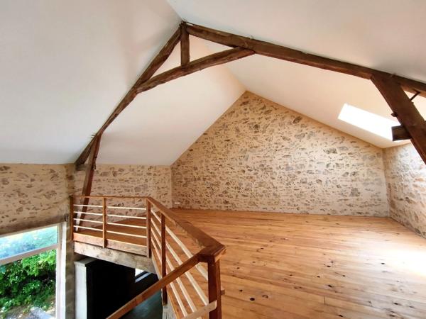 Maison à vendre 9 pièces 282 m² salon, séjour, 4 chambres, jardin, garage. 20 min Montluçon (03) 3h30 Paris