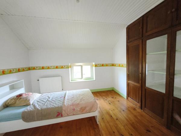 Maison à vendre 9 pièces 282 m² salon, séjour, 4 chambres, jardin, garage. 20 min Montluçon (03) 3h30 Paris