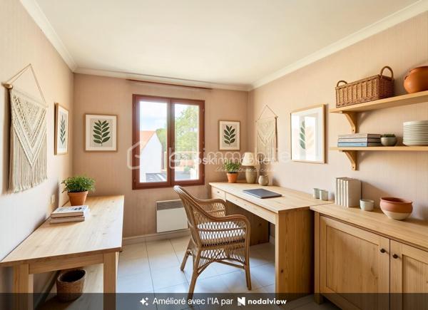 Dans l'un des villages les plus prisés aux portes de Montpellier, découvrez cette maison individuelle de plain-pied de 88 m², nichée au cœur d'un quartier résidentiel calme et verdoyant. Un véritable cocon où il fait bon vivre, à seulement quelques minutes de la ville, tout en profitant d'un environnement privilégié.
Dès l'arrivée, vous serez séduit par son jardin intimiste de 347 m², un écrin de verdure idéal pour vos repas d'été, les jeux des enfants ou simplement pour profiter du soleil en toute tranquillité.
À l'intérieur, la maison offre aujourd'hui une cuisine indépendante, un salon baigné de lumière grâce à son exposition plein sud, quatre chambres, une salle d'eau et des toilettes séparées. Mais son véritable atout réside dans son incroyable potentiel d'aménagement.
Vous rêvez d'une vaste pièce de vie avec cuisine ouverte, d'une suite parentale, d'un bureau pour le télétravail ou d'espaces plus contemporains ? Cette maison est une véritable page blanche qui vous permettra de créer un intérieur à votre image.
Et ce n'est pas tout…
Une pièce supplémentaire de 17 m², entièrement à aménager selon vos envies, complète ce bien. Atelier d'artiste, salle de jeux, espace professionnel, studio indépendant ou chambre supplémentaire : les possibilités sont nombreuses. Un garage vient également parfaire les prestations.
Les + qui font la différence :
✔ Maison individuelle, sans mitoyenneté.
✔ Plain-pied, pratique et fonctionnelle.
✔ Exposition sud pour une belle luminosité.
✔ 4 chambres.
✔ Pièce de 17 m² à aménager selon vos besoins.
✔ Garage.
✔ Jardin clos et intimiste de 347 m².
✔ Quartier pavillonnaire calme et recherché.
✔ Toutes les commodités à quelques minutes : écoles, commerces, services, équipements sportifs...
✔ Montpellier facilement accessible.
Rare sur le secteur, cette maison séduira aussi bien une famille qu'un acquéreur en quête d'un bien à personnaliser dans un environnement où les opportunités sont de plus en plus rares.
Un bien avec  du potentiel et un emplacement de premier choix… Il ne lui manque plus que votre projet de vie.
Contactez-moi dès aujourd'hui pour organiser une visite et laissez-vous séduire par tout ce que cette maison a à offrir.