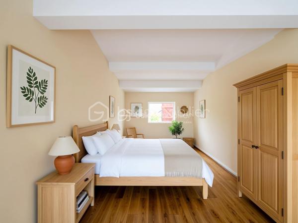 Dans l'un des villages les plus prisés aux portes de Montpellier, découvrez cette maison individuelle de plain-pied de 88 m², nichée au cœur d'un quartier résidentiel calme et verdoyant. Un véritable cocon où il fait bon vivre, à seulement quelques minutes de la ville, tout en profitant d'un environnement privilégié.
Dès l'arrivée, vous serez séduit par son jardin intimiste de 347 m², un écrin de verdure idéal pour vos repas d'été, les jeux des enfants ou simplement pour profiter du soleil en toute tranquillité.
À l'intérieur, la maison offre aujourd'hui une cuisine indépendante, un salon baigné de lumière grâce à son exposition plein sud, quatre chambres, une salle d'eau et des toilettes séparées. Mais son véritable atout réside dans son incroyable potentiel d'aménagement.
Vous rêvez d'une vaste pièce de vie avec cuisine ouverte, d'une suite parentale, d'un bureau pour le télétravail ou d'espaces plus contemporains ? Cette maison est une véritable page blanche qui vous permettra de créer un intérieur à votre image.
Et ce n'est pas tout…
Une pièce supplémentaire de 17 m², entièrement à aménager selon vos envies, complète ce bien. Atelier d'artiste, salle de jeux, espace professionnel, studio indépendant ou chambre supplémentaire : les possibilités sont nombreuses. Un garage vient également parfaire les prestations.
Les + qui font la différence :
✔ Maison individuelle, sans mitoyenneté.
✔ Plain-pied, pratique et fonctionnelle.
✔ Exposition sud pour une belle luminosité.
✔ 4 chambres.
✔ Pièce de 17 m² à aménager selon vos besoins.
✔ Garage.
✔ Jardin clos et intimiste de 347 m².
✔ Quartier pavillonnaire calme et recherché.
✔ Toutes les commodités à quelques minutes : écoles, commerces, services, équipements sportifs...
✔ Montpellier facilement accessible.
Rare sur le secteur, cette maison séduira aussi bien une famille qu'un acquéreur en quête d'un bien à personnaliser dans un environnement où les opportunités sont de plus en plus rares.
Un bien avec  du potentiel et un emplacement de premier choix… Il ne lui manque plus que votre projet de vie.
Contactez-moi dès aujourd'hui pour organiser une visite et laissez-vous séduire par tout ce que cette maison a à offrir.