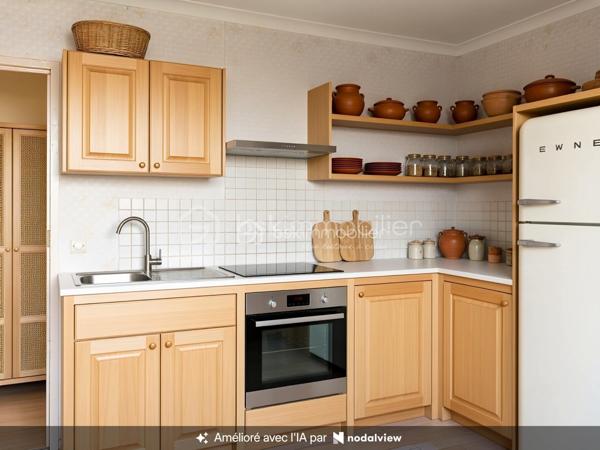 Dans l'un des villages les plus prisés aux portes de Montpellier, découvrez cette maison individuelle de plain-pied de 88 m², nichée au cœur d'un quartier résidentiel calme et verdoyant. Un véritable cocon où il fait bon vivre, à seulement quelques minutes de la ville, tout en profitant d'un environnement privilégié.
Dès l'arrivée, vous serez séduit par son jardin intimiste de 347 m², un écrin de verdure idéal pour vos repas d'été, les jeux des enfants ou simplement pour profiter du soleil en toute tranquillité.
À l'intérieur, la maison offre aujourd'hui une cuisine indépendante, un salon baigné de lumière grâce à son exposition plein sud, quatre chambres, une salle d'eau et des toilettes séparées. Mais son véritable atout réside dans son incroyable potentiel d'aménagement.
Vous rêvez d'une vaste pièce de vie avec cuisine ouverte, d'une suite parentale, d'un bureau pour le télétravail ou d'espaces plus contemporains ? Cette maison est une véritable page blanche qui vous permettra de créer un intérieur à votre image.
Et ce n'est pas tout…
Une pièce supplémentaire de 17 m², entièrement à aménager selon vos envies, complète ce bien. Atelier d'artiste, salle de jeux, espace professionnel, studio indépendant ou chambre supplémentaire : les possibilités sont nombreuses. Un garage vient également parfaire les prestations.
Les + qui font la différence :
✔ Maison individuelle, sans mitoyenneté.
✔ Plain-pied, pratique et fonctionnelle.
✔ Exposition sud pour une belle luminosité.
✔ 4 chambres.
✔ Pièce de 17 m² à aménager selon vos besoins.
✔ Garage.
✔ Jardin clos et intimiste de 347 m².
✔ Quartier pavillonnaire calme et recherché.
✔ Toutes les commodités à quelques minutes : écoles, commerces, services, équipements sportifs...
✔ Montpellier facilement accessible.
Rare sur le secteur, cette maison séduira aussi bien une famille qu'un acquéreur en quête d'un bien à personnaliser dans un environnement où les opportunités sont de plus en plus rares.
Un bien avec  du potentiel et un emplacement de premier choix… Il ne lui manque plus que votre projet de vie.
Contactez-moi dès aujourd'hui pour organiser une visite et laissez-vous séduire par tout ce que cette maison a à offrir.
