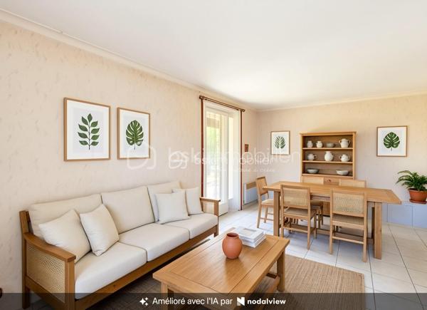 Dans l'un des villages les plus prisés aux portes de Montpellier, découvrez cette maison individuelle de plain-pied de 88 m², nichée au cœur d'un quartier résidentiel calme et verdoyant. Un véritable cocon où il fait bon vivre, à seulement quelques minutes de la ville, tout en profitant d'un environnement privilégié.
Dès l'arrivée, vous serez séduit par son jardin intimiste de 347 m², un écrin de verdure idéal pour vos repas d'été, les jeux des enfants ou simplement pour profiter du soleil en toute tranquillité.
À l'intérieur, la maison offre aujourd'hui une cuisine indépendante, un salon baigné de lumière grâce à son exposition plein sud, quatre chambres, une salle d'eau et des toilettes séparées. Mais son véritable atout réside dans son incroyable potentiel d'aménagement.
Vous rêvez d'une vaste pièce de vie avec cuisine ouverte, d'une suite parentale, d'un bureau pour le télétravail ou d'espaces plus contemporains ? Cette maison est une véritable page blanche qui vous permettra de créer un intérieur à votre image.
Et ce n'est pas tout…
Une pièce supplémentaire de 17 m², entièrement à aménager selon vos envies, complète ce bien. Atelier d'artiste, salle de jeux, espace professionnel, studio indépendant ou chambre supplémentaire : les possibilités sont nombreuses. Un garage vient également parfaire les prestations.
Les + qui font la différence :
✔ Maison individuelle, sans mitoyenneté.
✔ Plain-pied, pratique et fonctionnelle.
✔ Exposition sud pour une belle luminosité.
✔ 4 chambres.
✔ Pièce de 17 m² à aménager selon vos besoins.
✔ Garage.
✔ Jardin clos et intimiste de 347 m².
✔ Quartier pavillonnaire calme et recherché.
✔ Toutes les commodités à quelques minutes : écoles, commerces, services, équipements sportifs...
✔ Montpellier facilement accessible.
Rare sur le secteur, cette maison séduira aussi bien une famille qu'un acquéreur en quête d'un bien à personnaliser dans un environnement où les opportunités sont de plus en plus rares.
Un bien avec  du potentiel et un emplacement de premier choix… Il ne lui manque plus que votre projet de vie.
Contactez-moi dès aujourd'hui pour organiser une visite et laissez-vous séduire par tout ce que cette maison a à offrir.