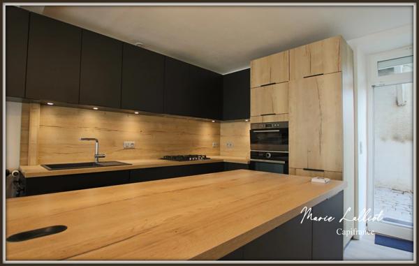 Dpt Loiret (45), à vendre coeur de ville PUISEAUX, 191m², 5 chambres, cour, pierres, poutres, tomettes