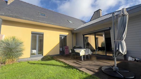 Département du Finistère (29) - Quimper - Quartier du Braden – Maison de type 7 de 176 m² habitables - Double garage - Terrain de 260 m².