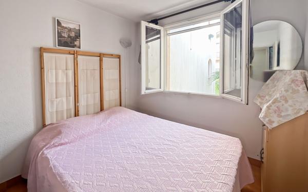 Appartement à vendre    2 pièces • 28 m2 Fréjus