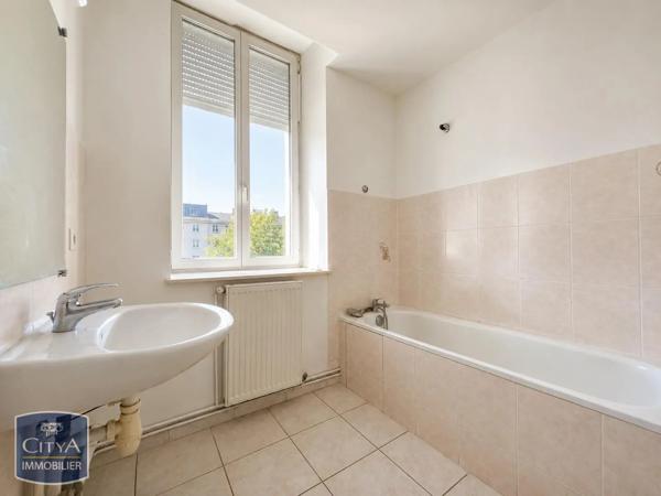 Appartement à louer 3 pièces 59.16m² Saint-Laurent-sur-Saône (01750)