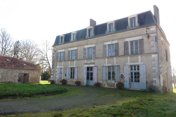 MAISON DE MAÃŽTRE AVEC SES DÉPENDANCES  SUR 30HA 95a 85ca