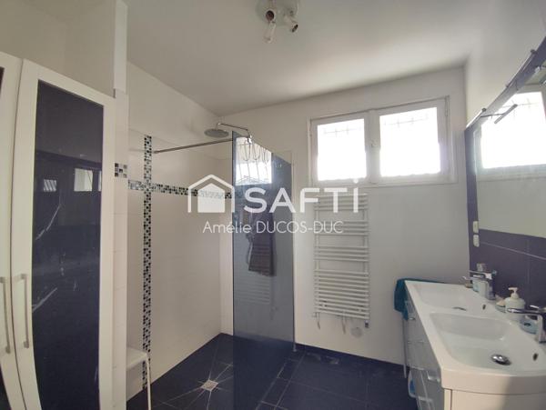 Maison 5 pièces 130 m2 - PESSAC NOES