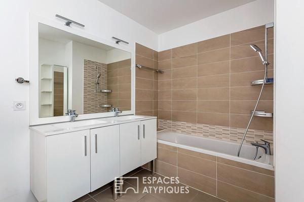 Appartement esprit maison sur le toit avec terrasse