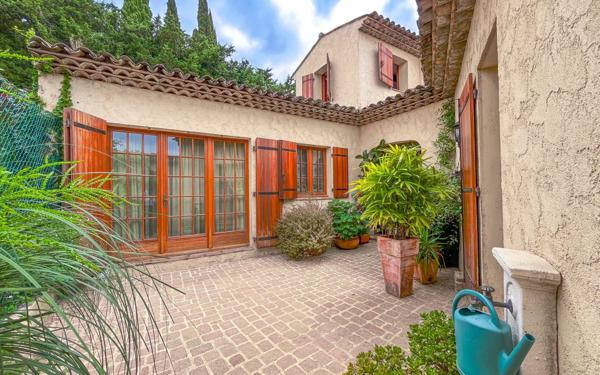 Maison à vendre    6 pièces • 188 m2 La Colle-sur-Loup