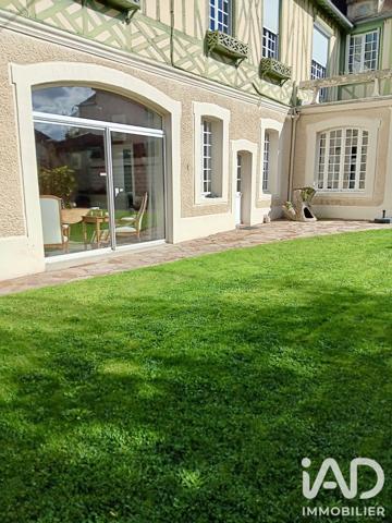 Maison à vendre 10 pièces 208 m² Saint-Pierre-en-Auge