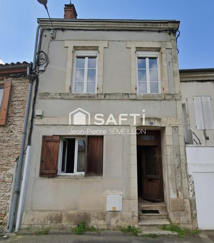 MAISON 150 m² 3 CHAMBRES COUR PRIVATIVE