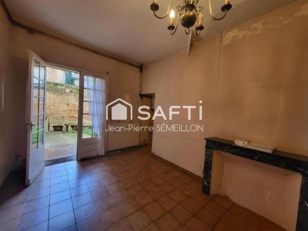 MAISON 150 m² 3 CHAMBRES COUR PRIVATIVE