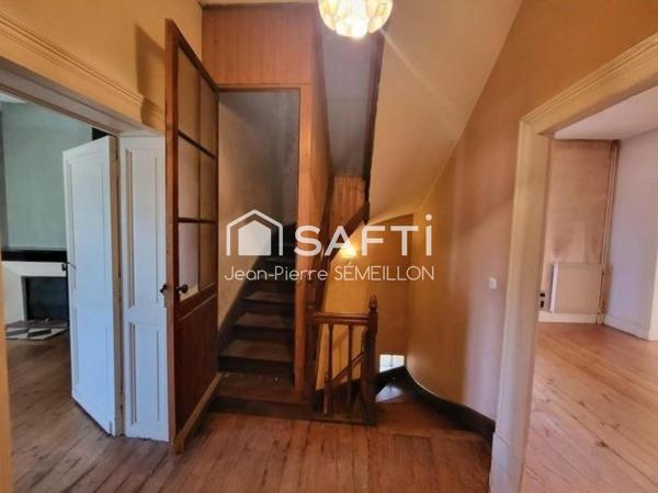 MAISON 150 m² 3 CHAMBRES COUR PRIVATIVE