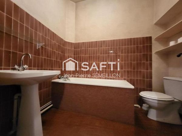 MAISON 150 m² 3 CHAMBRES COUR PRIVATIVE