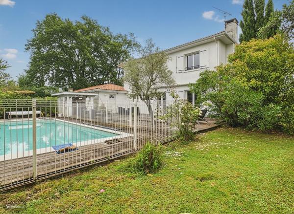 Exclusivité Rare maison traditionnelle de 162m2 habitables sur 2002m2 de terrain avec piscine garage et carpor , Bouliac Exclusivité Rare maison traditionnelle de 162m2 habitables sur 2002m2 de terrain avec piscine garage et carpor , Bouliac