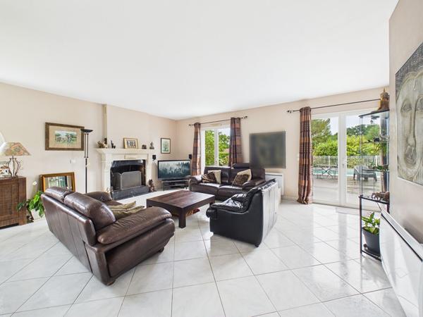 Exclusivité Rare maison traditionnelle de 162m2 habitables sur 2002m2 de terrain avec piscine garage et carpor , Bouliac Exclusivité Rare maison traditionnelle de 162m2 habitables sur 2002m2 de terrain avec piscine garage et carpor , Bouliac