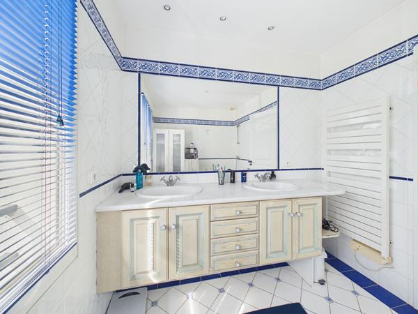 Exclusivité Rare maison traditionnelle de 162m2 habitables sur 2002m2 de terrain avec piscine garage et carpor , Bouliac Exclusivité Rare maison traditionnelle de 162m2 habitables sur 2002m2 de terrain avec piscine garage et carpor , Bouliac