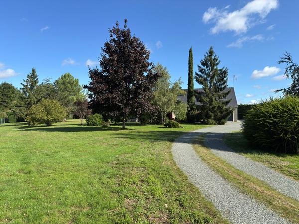 Maison familiale rare à la vente, à deux pas du Parc des Ardoisières et d'Angers