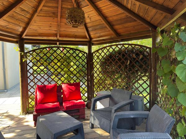 Maison familiale rare à la vente, à deux pas du Parc des Ardoisières et d'Angers