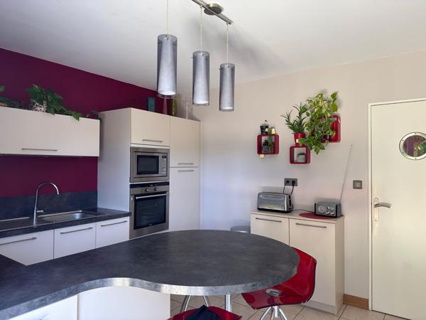 Maison familiale rare à la vente, à deux pas du Parc des Ardoisières et d'Angers