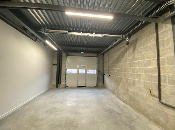 EXCLUSIVITE : A LOUER Local d'activité NEUF, aménagé, 90-95 m² - Nantes SUD Route de Clisson