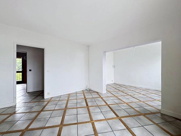 Vente                                                      Appartement
                        
                     4 pièces                      69 m2                     à Yerres
