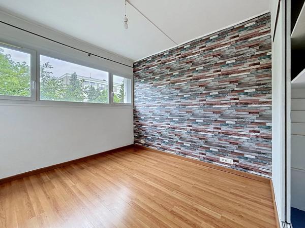 Vente                                                      Appartement
                        
                     4 pièces                      69 m2                     à Yerres