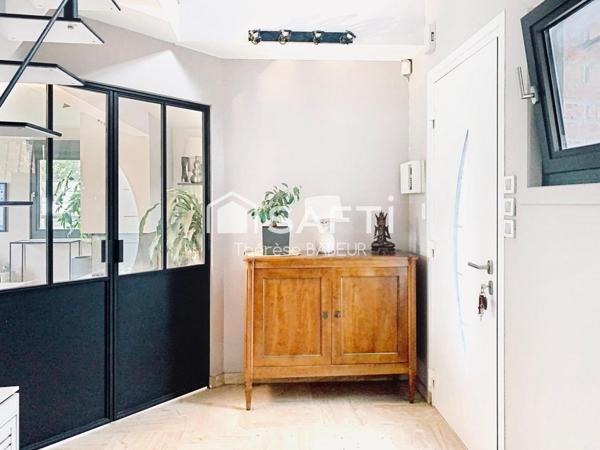 Maison individuelle à proximité du tramway / Marcq Institution / Jeannine Manuel