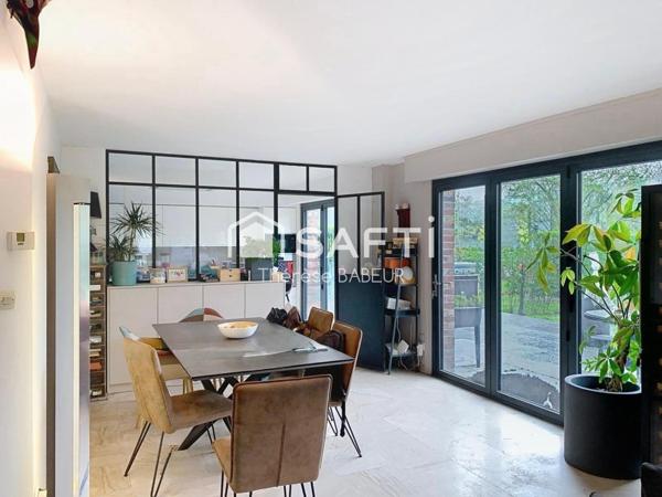 Maison individuelle à proximité du tramway / Marcq Institution / Jeannine Manuel