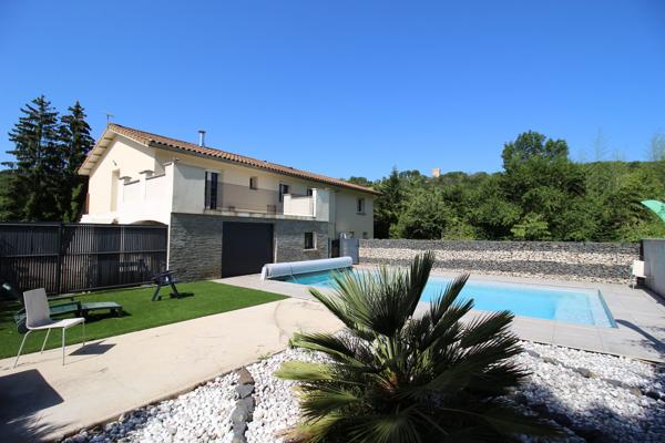 Belle maison individuelle avec sous-sol complet – Piscine – Terrain 1 169 m² – Hautecourt-Romanèche (01250)