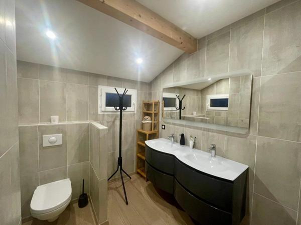 Belle maison individuelle avec sous-sol complet – Piscine – Terrain 1 169 m² – Hautecourt-Romanèche (01250)