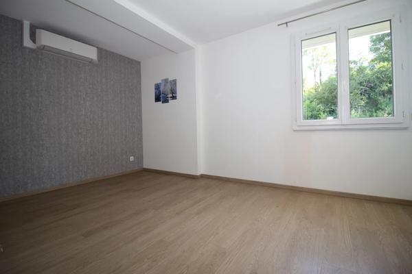 Belle maison individuelle avec sous-sol complet – Piscine – Terrain 1 169 m² – Hautecourt-Romanèche (01250)