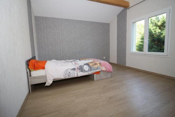 Belle maison individuelle avec sous-sol complet – Piscine – Terrain 1 169 m² – Hautecourt-Romanèche (01250)